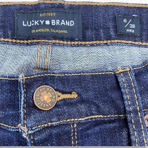 Lucky Brand Sweet Straight Cut Off Shorts - Picture 6 of 6